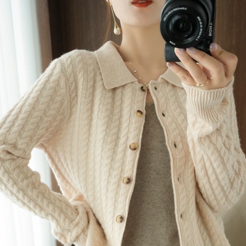 Spring And Autumn New Western Style Lapel Knitted Sweater