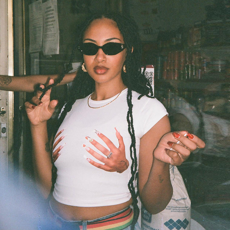 American Street Fashion "Hands on me" Cropped Tee