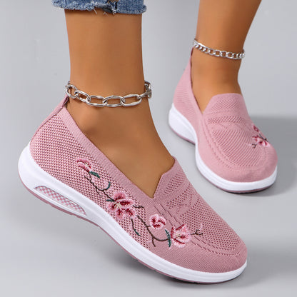 Women's Breathable Cloth Shoes Fashion Embroidery Soft Sole Shoes