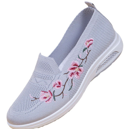 Women's Breathable Cloth Shoes Fashion Embroidery Soft Sole Shoes